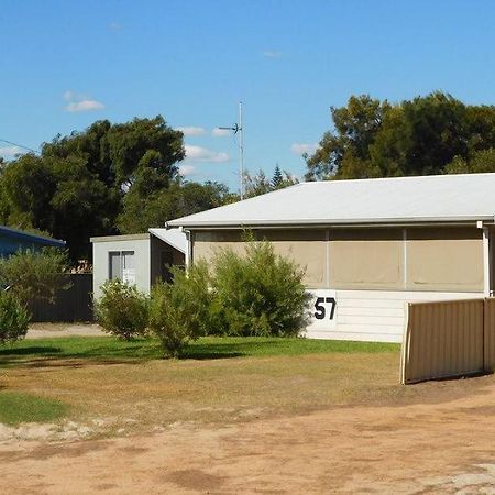 Cottage 57 - Topspot Cottages จูเรียนเบย์ ภายนอก รูปภาพ